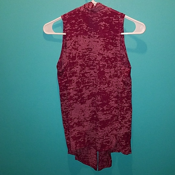 Burgundy over shirt capes - Picture 2 of 2